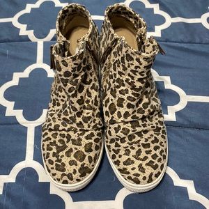 Women’s not rated wedge sneaker size 10